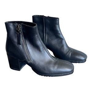 Aquatalia Black Leather Ankle Boots Size 10 Made in Italy Vibram Sole Block Heel